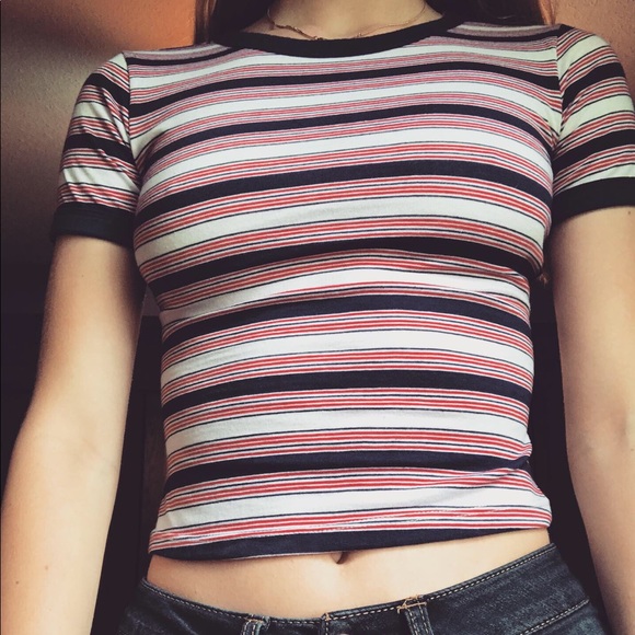 Tops - Striped tee🤩🤩